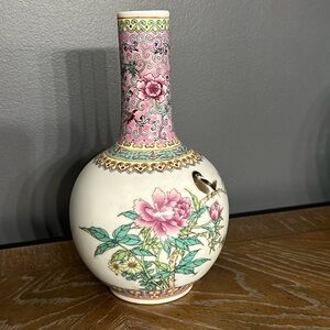 1960s vintage Chinese vase